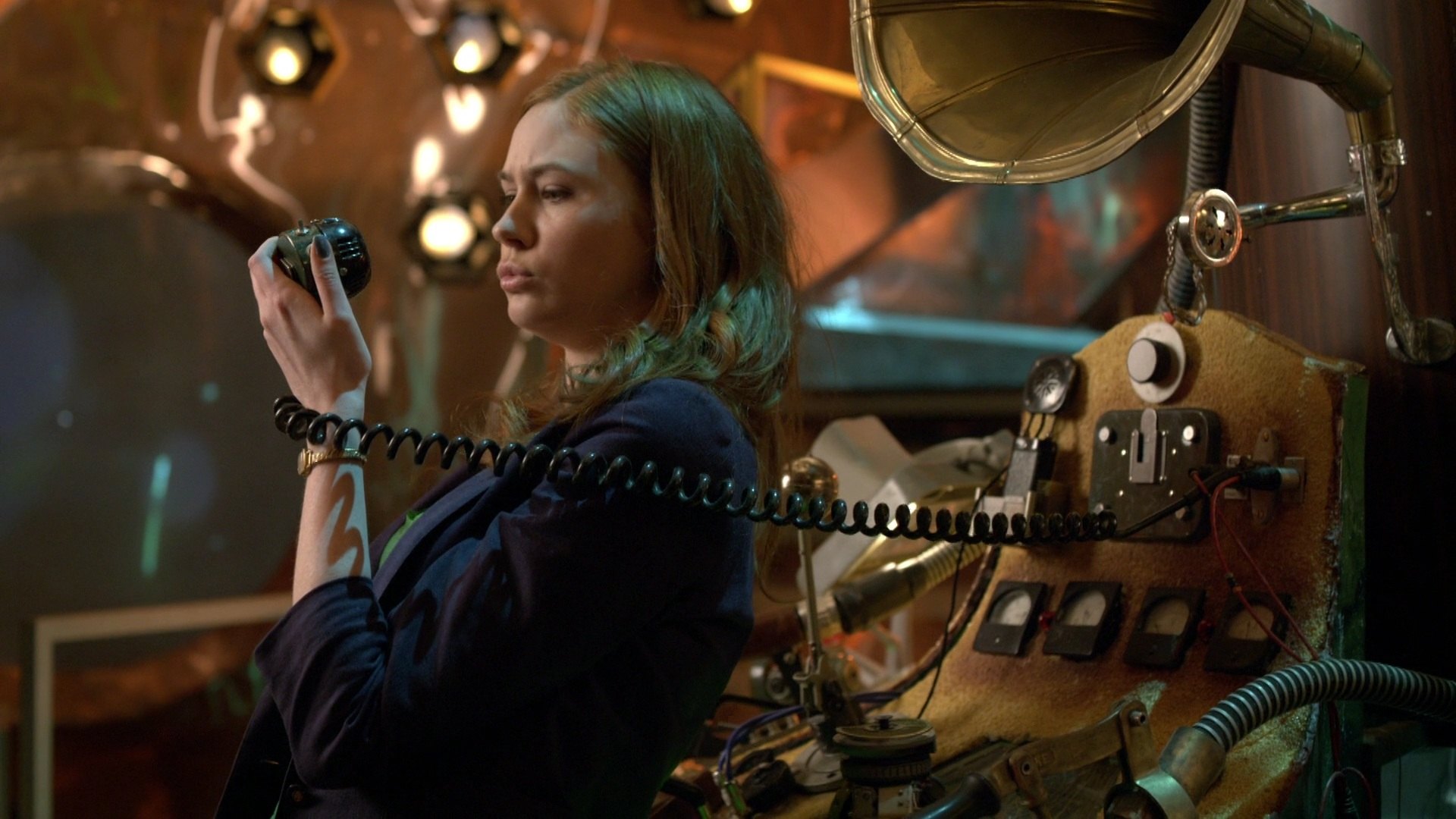 DoctorWho_5x11_TheLodger_0015.jpg