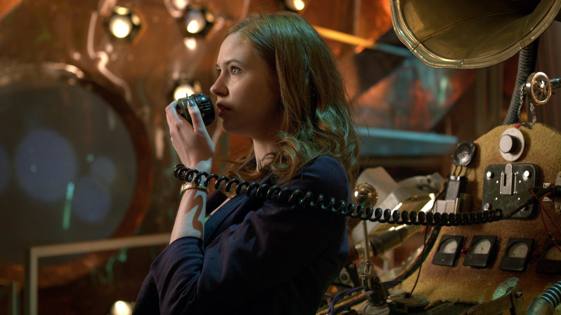 DoctorWho_5x11_TheLodger_0021.jpg