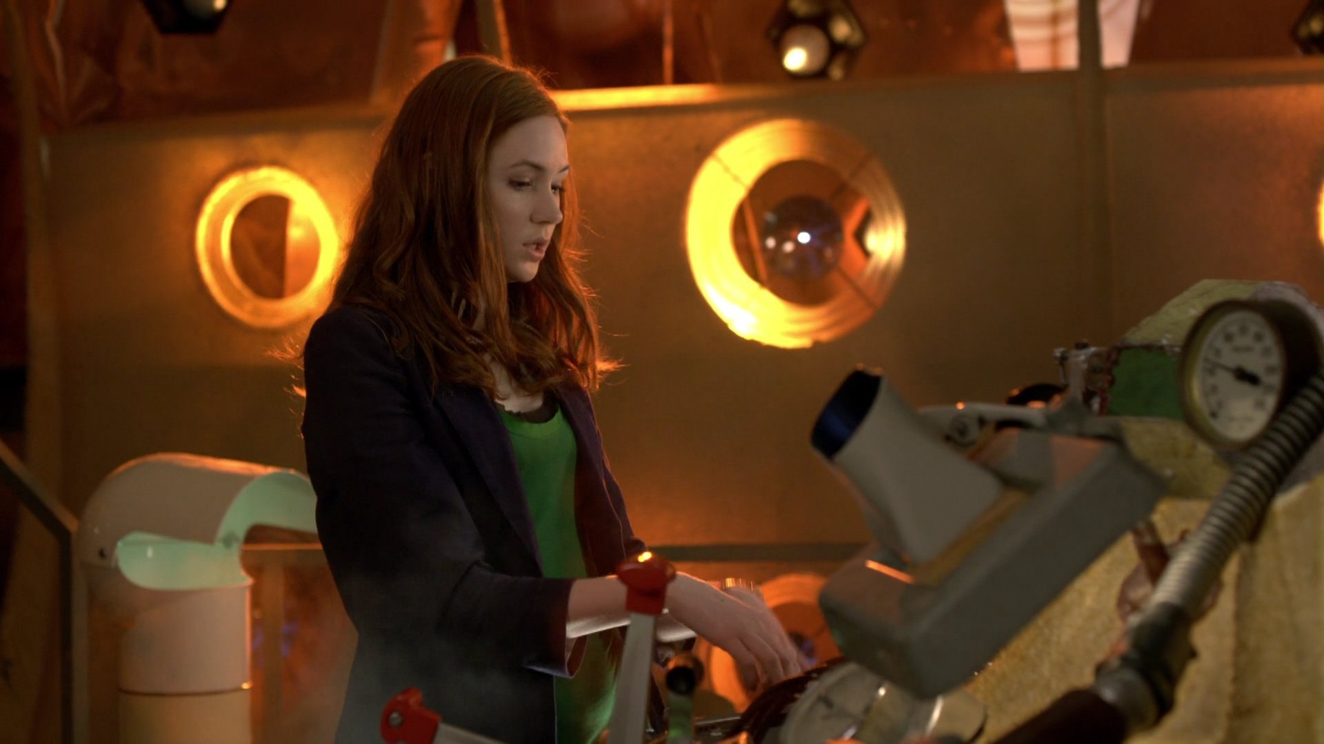 DoctorWho_5x11_TheLodger_0040.jpg