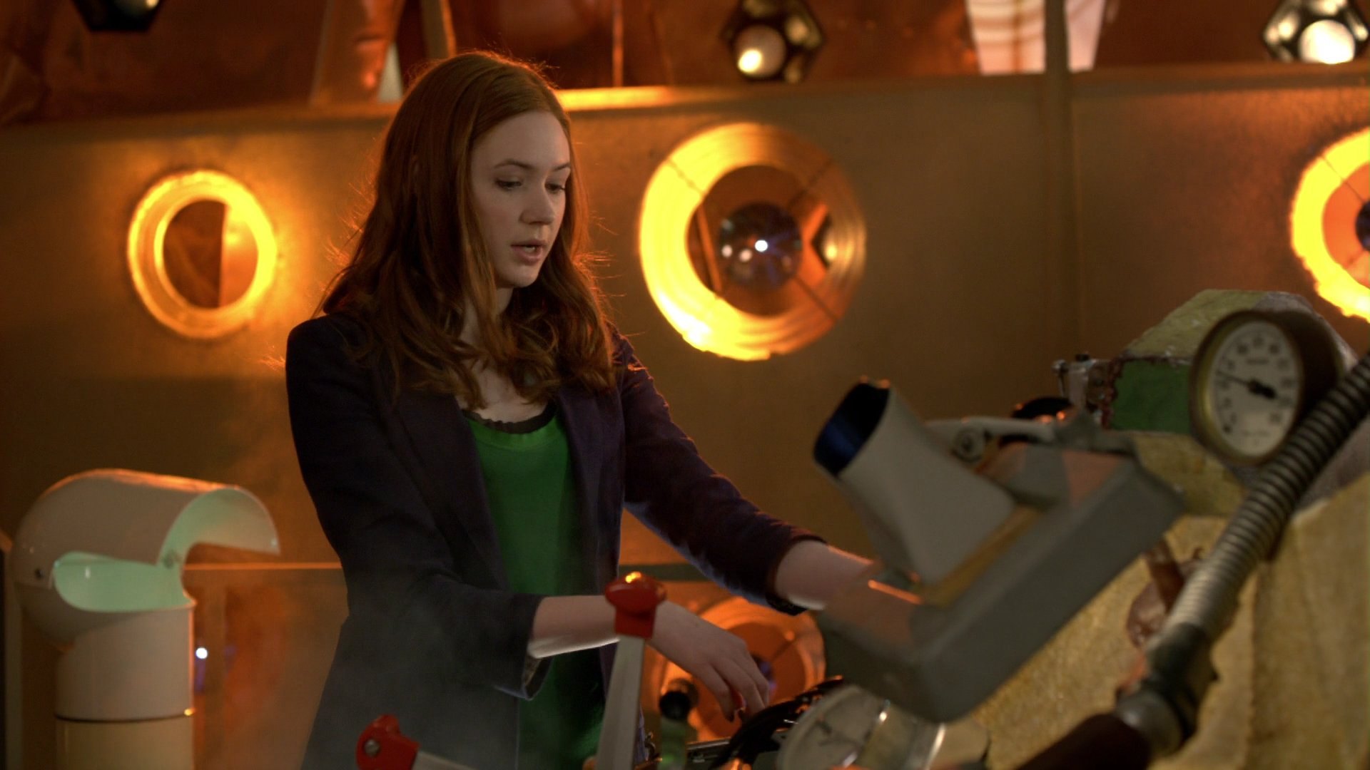 DoctorWho_5x11_TheLodger_0041.jpg