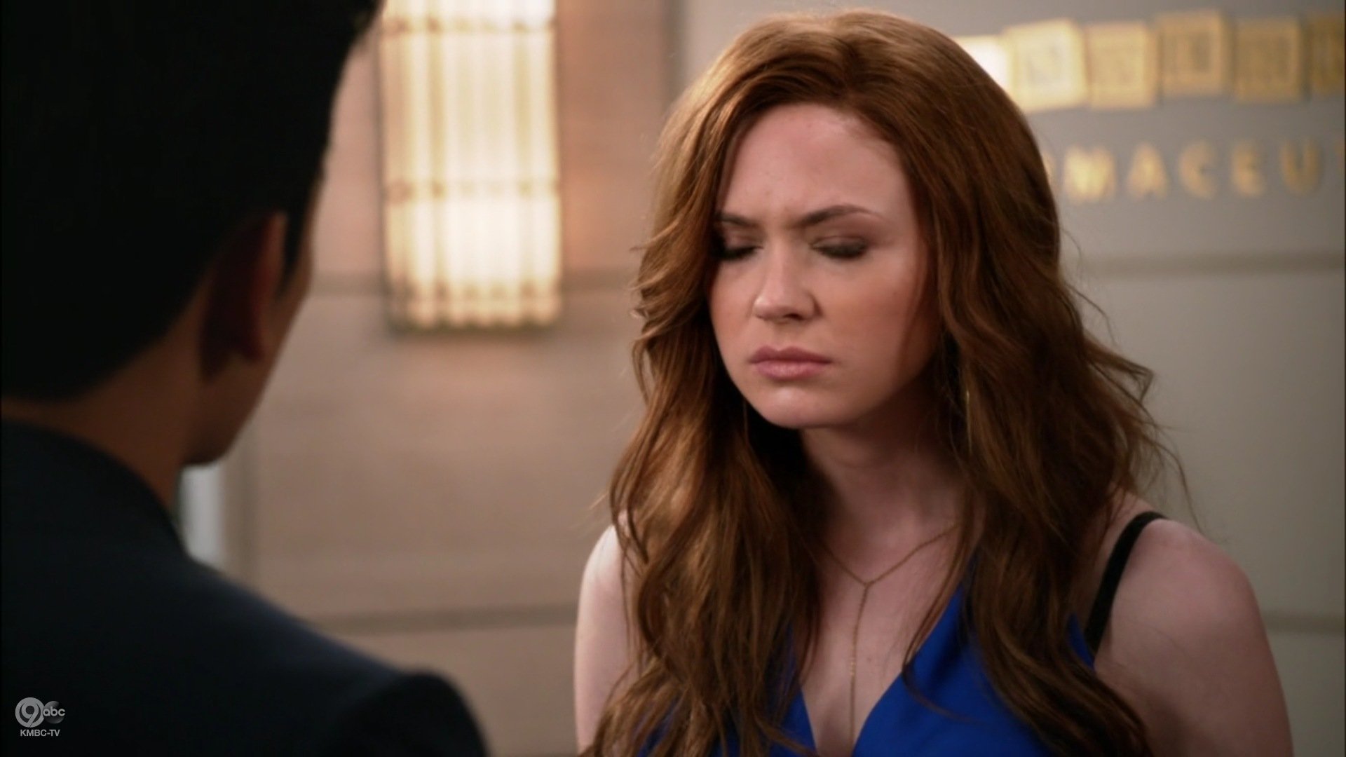 Selfie_1x03_ALittleYelpFromMyFriends_0032.jpg