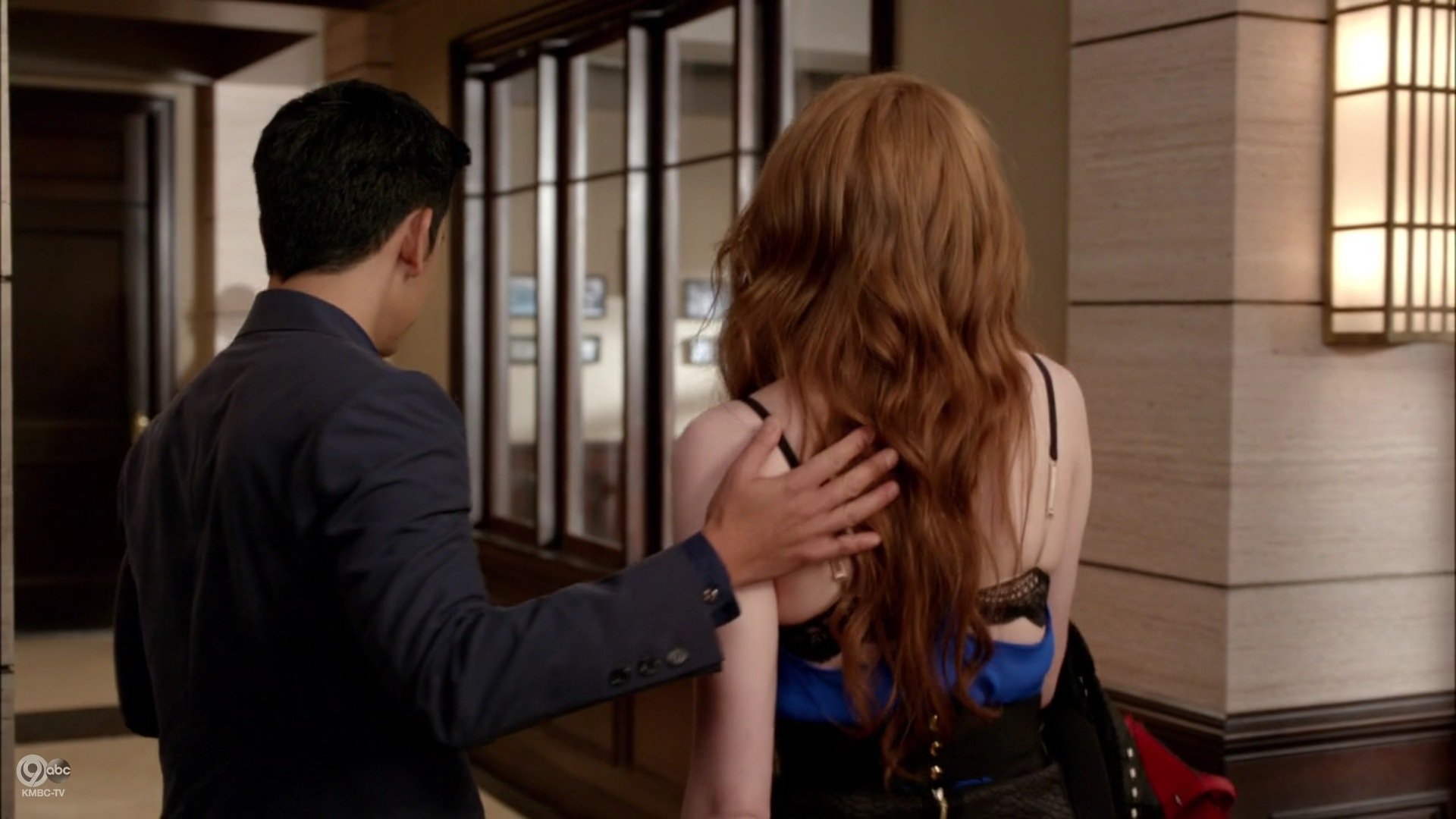 Selfie_1x03_ALittleYelpFromMyFriends_0047.jpg