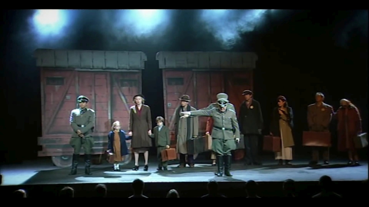 TheKevinBishopShow_1x01_0049.jpg TheKevinBishopShow_1x01_0049.jpg