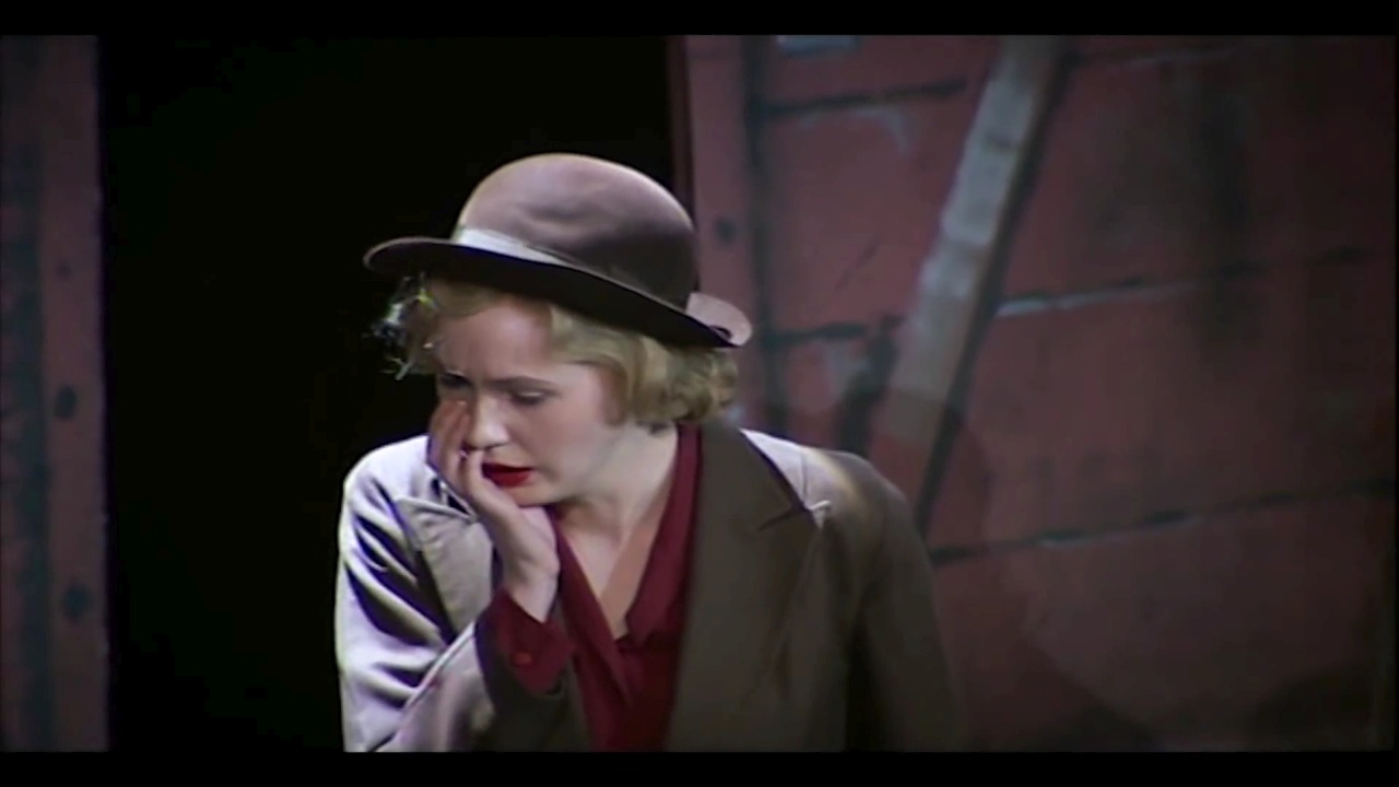 TheKevinBishopShow_1x01_0062.jpg